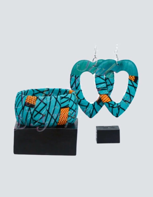 bracellet wax ankara africain ensemble boucle d'oreille collier et bracelet wax africain ankara. boucles d'oreilles pendantes wax tissu ankara. boucles d'oreilles créoles femme wax africain ethnique. bijoux wax femme africaine, bijoux fantaisie, breloque africaine, bijoux ethniques, bijoux bohème, bijoux traditionnel chic