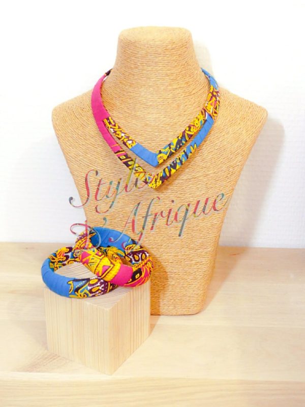 ensemble boucle d'oreille collier et bracelet wax africain ankara. boucles d'oreilles pendantes wax tissu ankara. boucles d'oreilles créoles femme wax africain ethnique. bijoux wax femme africaine, bijoux fantaisie, breloque africaine, bijoux ethniques, bijoux bohème, bijoux traditionnel chic