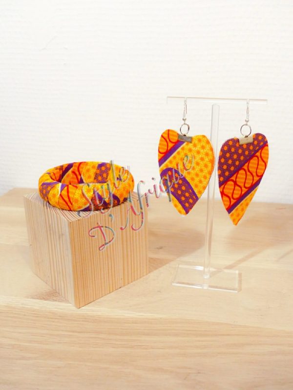 ensemble boucle d'oreille collier et bracelet wax africain ankara. boucles d'oreilles pendantes wax tissu ankara. boucles d'oreilles créoles femme wax africain ethnique. bijoux wax femme africaine, bijoux fantaisie, breloque africaine, bijoux ethniques, bijoux bohème, bijoux traditionnel chic