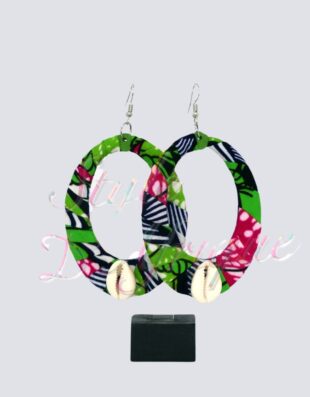 boucles d’oreilles créoles vertes femme wax africain ethnique. bijoux wax femme africaine, bijoux fantaisie, breloque africaine, bijoux ethniques, bijoux bohème, bijoux traditionnel chicboucles d'oreilles créoles femme wax africain ethnique. bijoux wax femme africaine, bijoux fantaisie, breloque africaine, bijoux ethniques, bijoux bohème, bijoux traditionnel chic