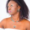 collier ras de cou sautoir et boucles d'oreilles demi lune en wax africain