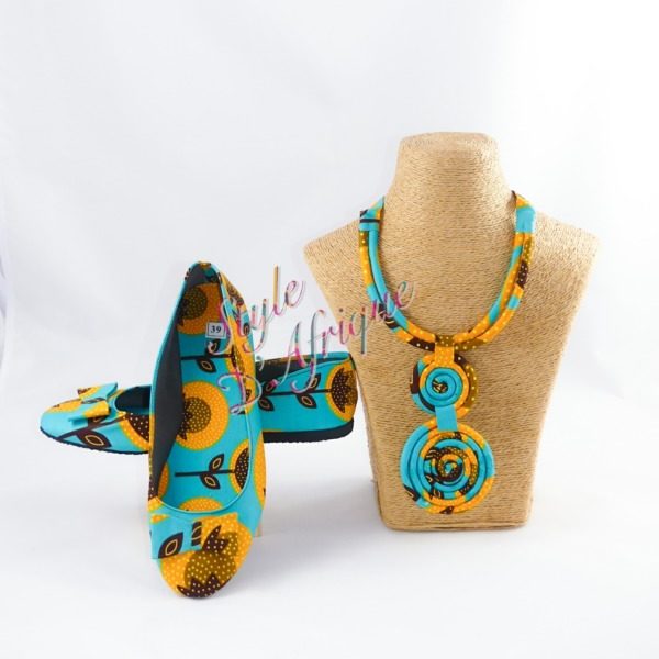 ballerine et collier massaï africain ethnique motifs tribal