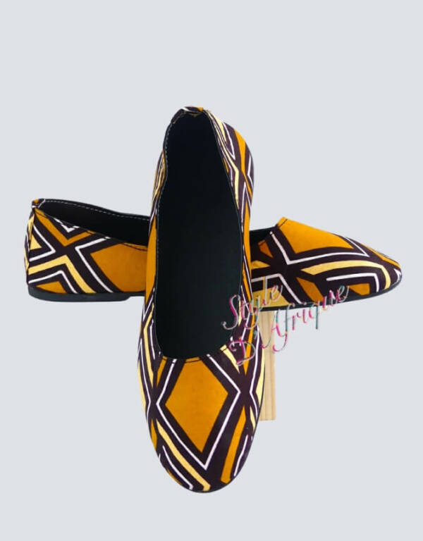 ensemble sac à main ballerines bijoux wax africain ethnique. sac à main en pagne africain sac de luxe africain sac africain bandoulière sac wax sénégal sac en pagne africain sac cabas africain sac à main wax et cuir sac à main wax et cuir sac wax sénégal sac cabas wax sac à dos wax sac wax paris sac à main en pagne africain sac africain bandoulière chaussure traditionnelle africaine tong wax sandales africaine femme bijoux africains traditionnels sandale africaine samara