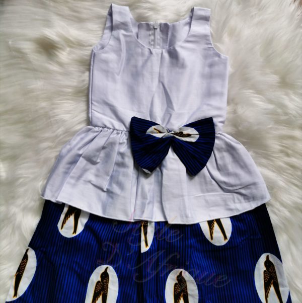 Princesse Robe fillette bleue été .couture africaine, couture été, couture wax, modèle de robe, modèle de robe africaine, modèle de robe été, modèles de robe, Princesse Robe fillette wax été, robe enfant, robe enfant africaine, robe enfant été, robe enfant wax, robe fille été, robe fille wax, Robe fillette été, Robe fillette wax été, robe princesse, robe wax, Robe wax été, wax été