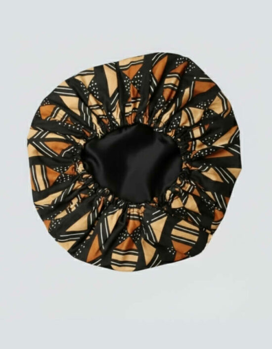 Bonnet en satin bogolan