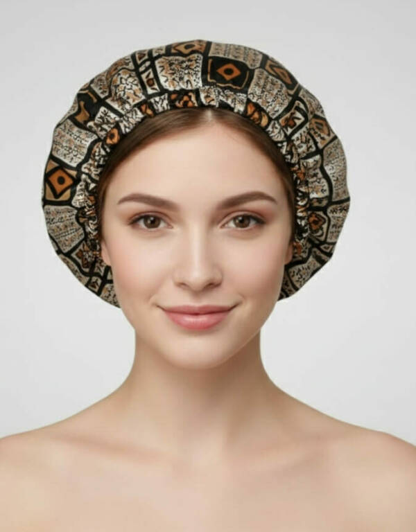 Bonnet en satin bogolan gris