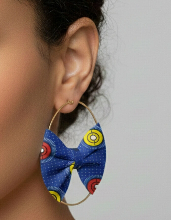 boucles d'oreilles nœud bleu créoles en  WAX tissu ethnique coloré