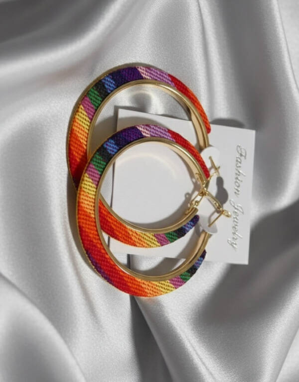 boucles d'oreilles créoles femme wax africain ethnique. bijoux wax femme africaine, bijoux fantaisie, breloque africaine, bijoux ethniques, bijoux bohème, bijoux traditionnel chic