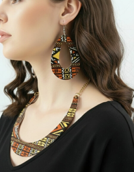 ensemble boucle d'oreille collier et bracelet wax africain ankara. boucles d'oreilles pendantes wax tissu ankara. boucles d'oreilles créoles femme wax africain ethnique. bijoux wax femme africaine, bijoux fantaisie, breloque africaine, bijoux ethniques, bijoux bohème, bijoux traditionnel chic