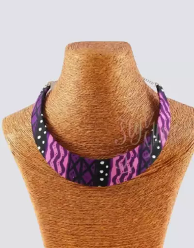 ras de cou violet