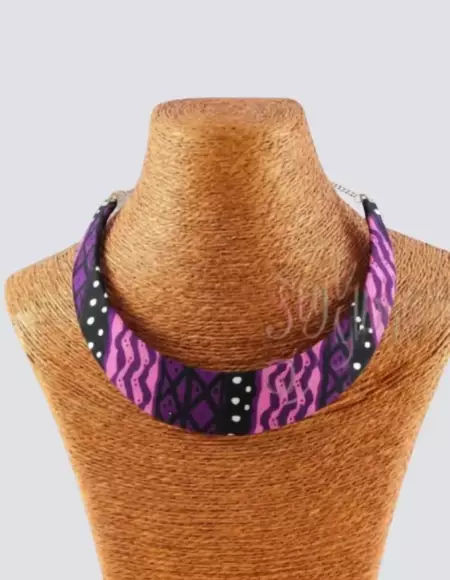 ras de cou violet