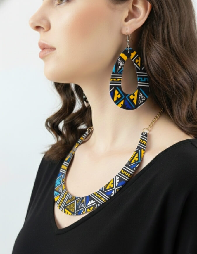 ensemble boucle d'oreille collier et bracelet wax africain ankara. boucles d'oreilles pendantes wax tissu ankara. boucles d'oreilles créoles femme wax africain ethnique. bijoux wax femme africaine, bijoux fantaisie, breloque africaine, bijoux ethniques, bijoux bohème, bijoux traditionnel chic