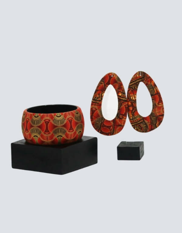 ensemble boucle d'oreille collier et bracelet wax africain ankara. boucles d'oreilles pendantes wax tissu ankara. boucles d'oreilles créoles femme wax africain ethnique. bijoux wax femme africaine, bijoux fantaisie, breloque africaine, bijoux ethniques, bijoux bohème, bijoux traditionnel chic